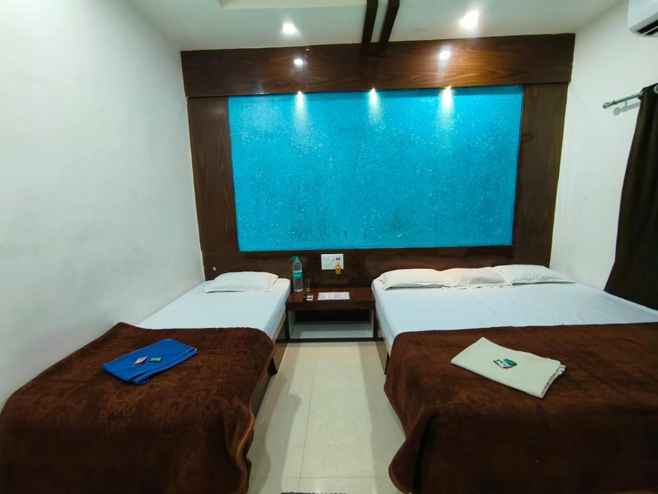 Hotel Bobby House 450m From & 1 Km From Temple